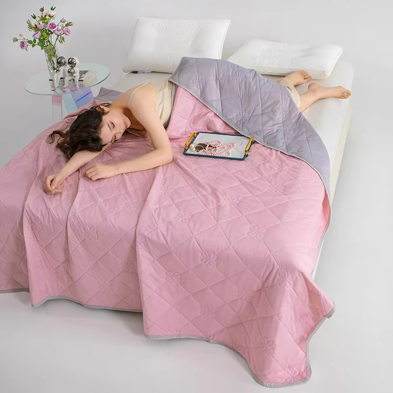 Soft and Breathable Summer Duvet for Air-Conditioned Rooms