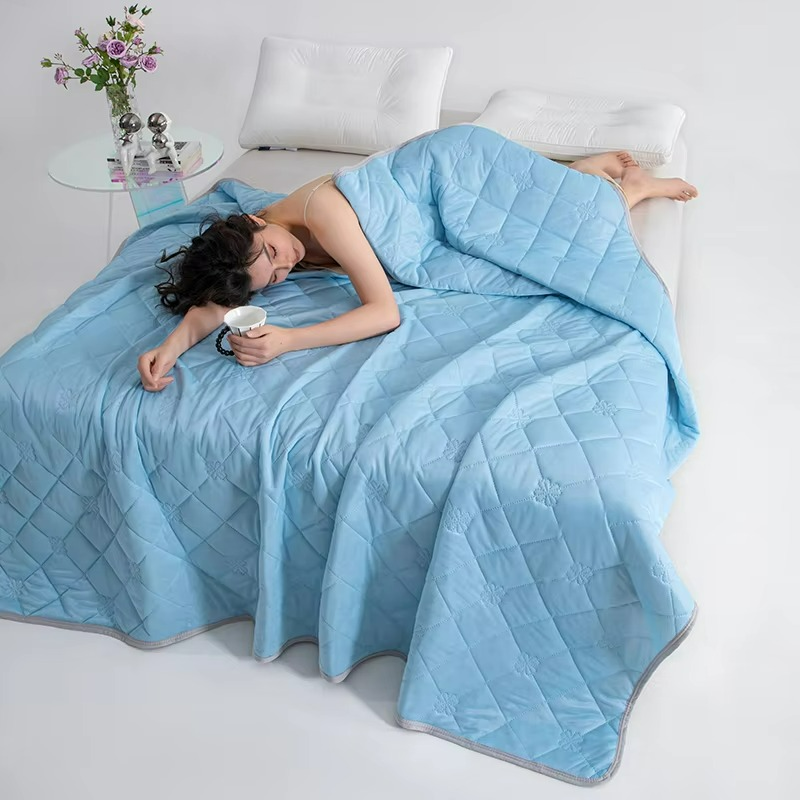 Soft and Breathable Summer Duvet for Air-Conditioned Rooms
