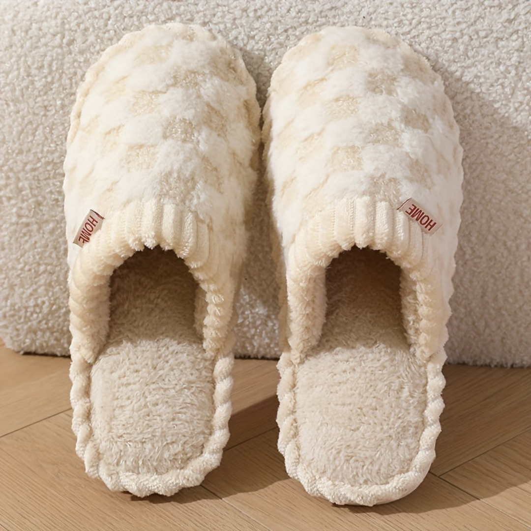 Soft and Warm Closed-Toe Winter Slippers