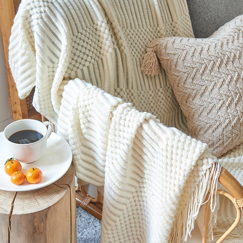 Stylish Knitted Sofa Throw – Scandinavian Elegance & Comfort