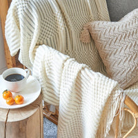 Stylish Knitted Sofa Throw – Scandinavian Elegance & Comfort