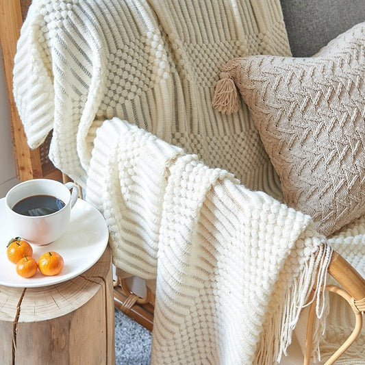 Stylish Knitted Sofa Throw – Scandinavian Elegance & Comfort
