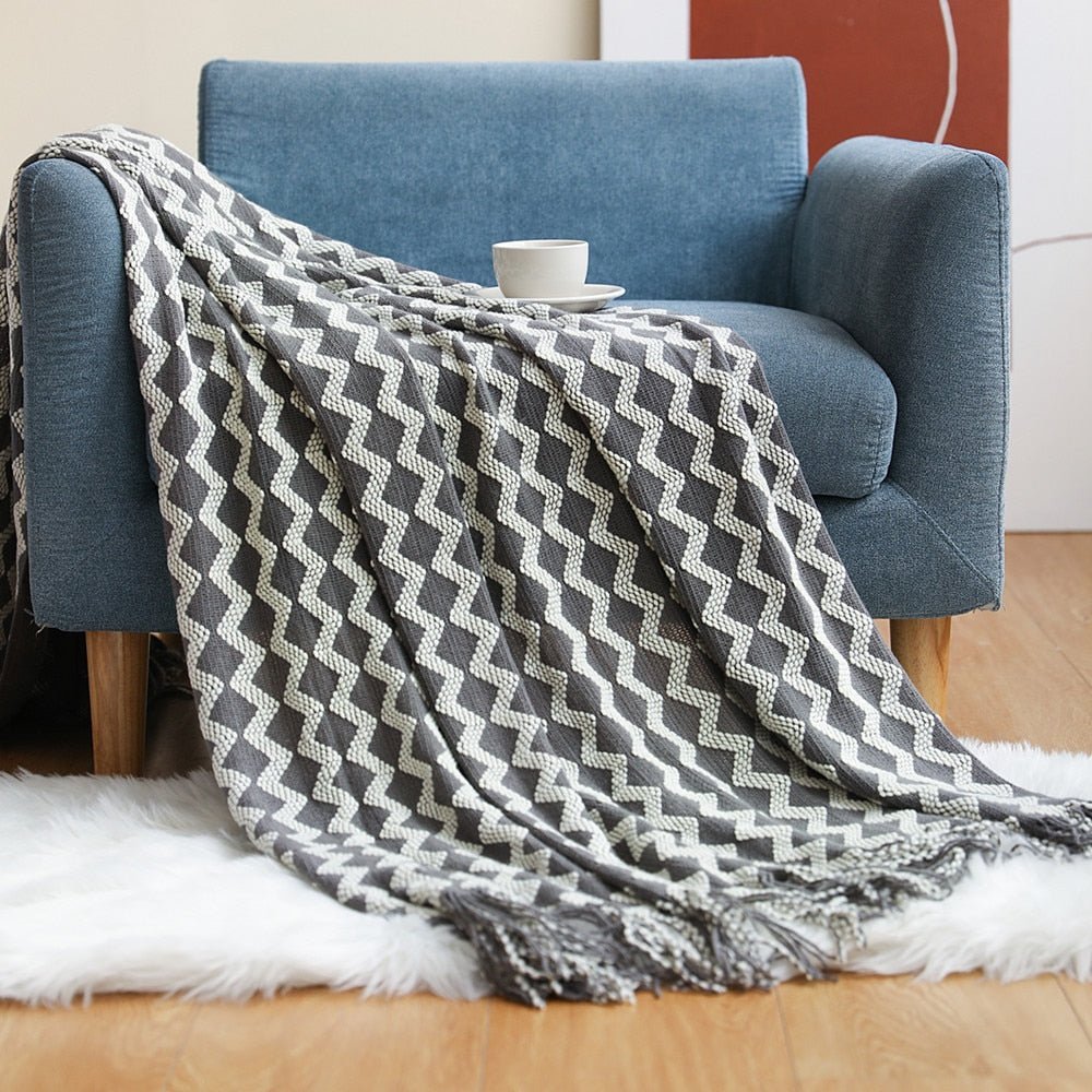 Stylish Knitted Sofa Throw – Scandinavian Elegance & Comfort