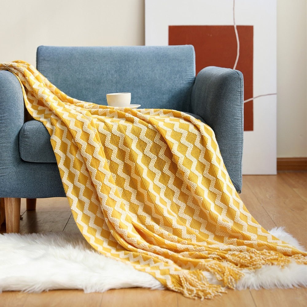 Stylish Knitted Sofa Throw – Scandinavian Elegance & Comfort