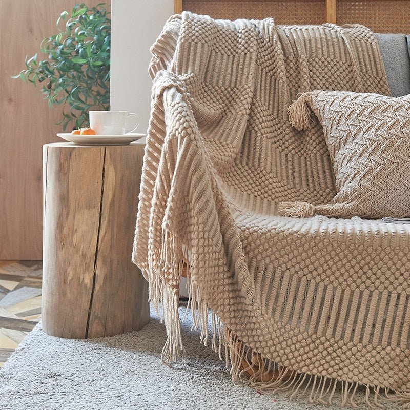 Stylish Knitted Sofa Throw – Scandinavian Elegance & Comfort