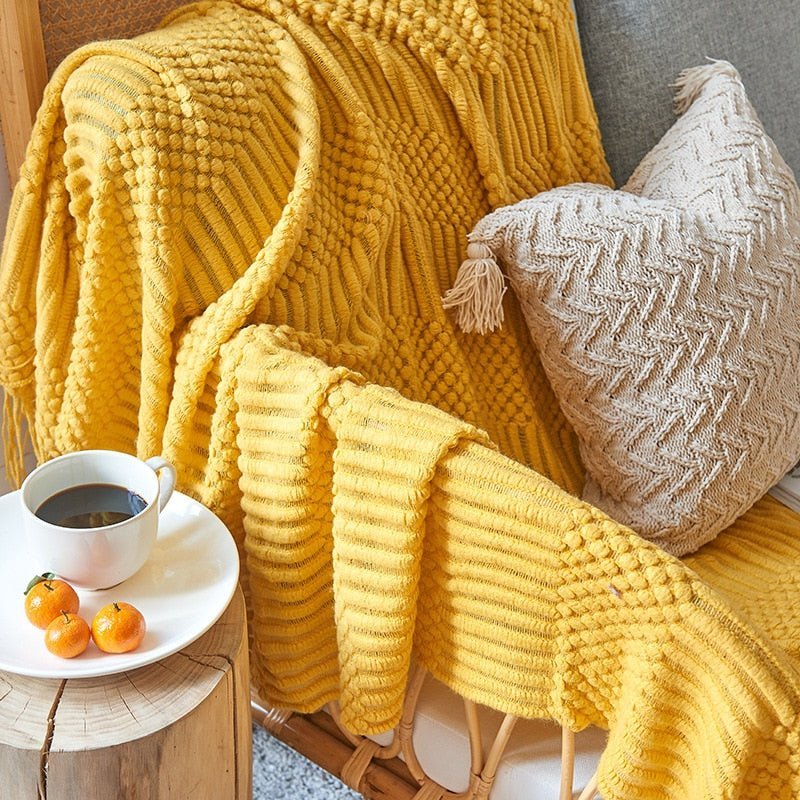 Stylish Knitted Sofa Throw – Scandinavian Elegance & Comfort