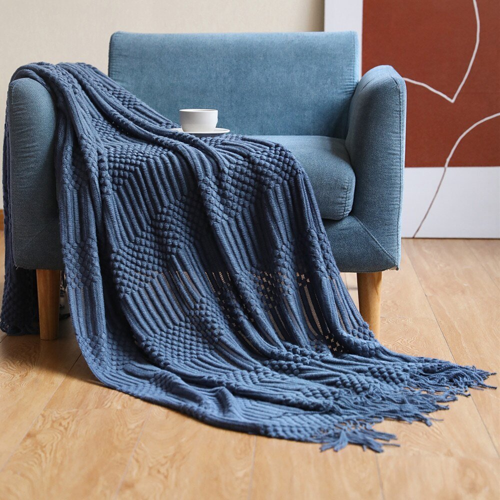 Stylish Knitted Sofa Throw – Scandinavian Elegance & Comfort