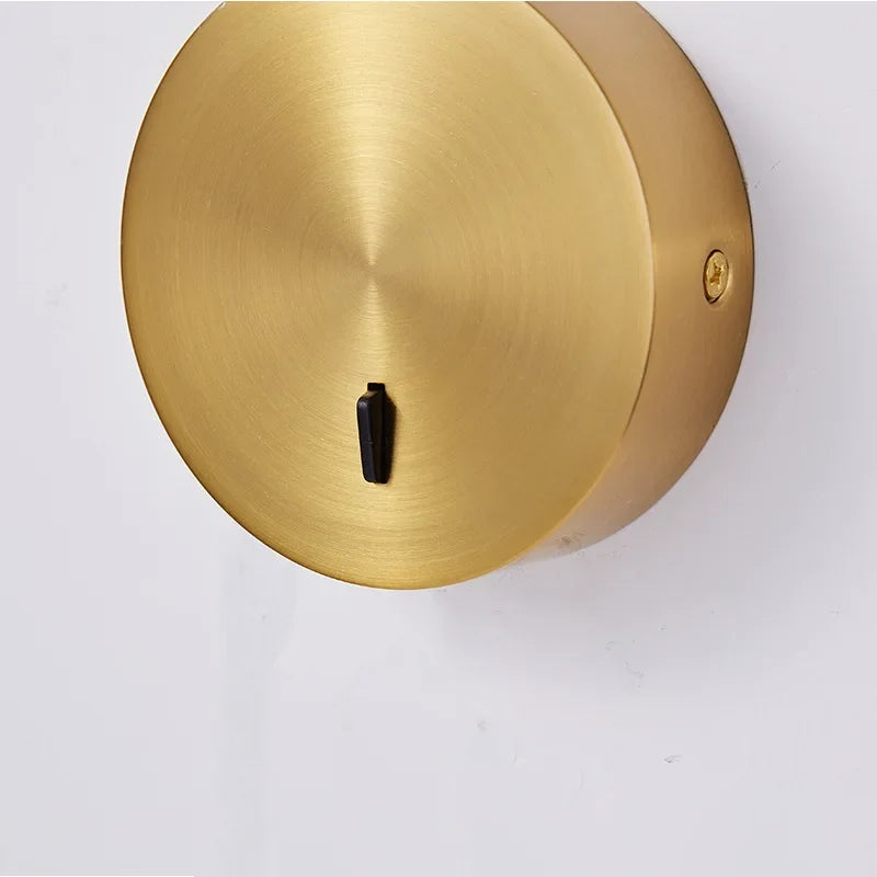 Swiveling LED Wall Light – Modern Bedroom Reading Lamp