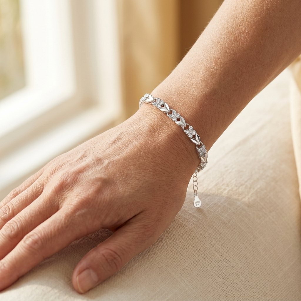 Textured Silver Clover Chain Bracelet
