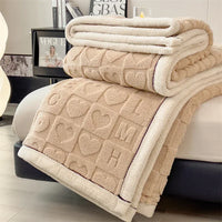 Thick Fleece Blanket with Heart Pattern