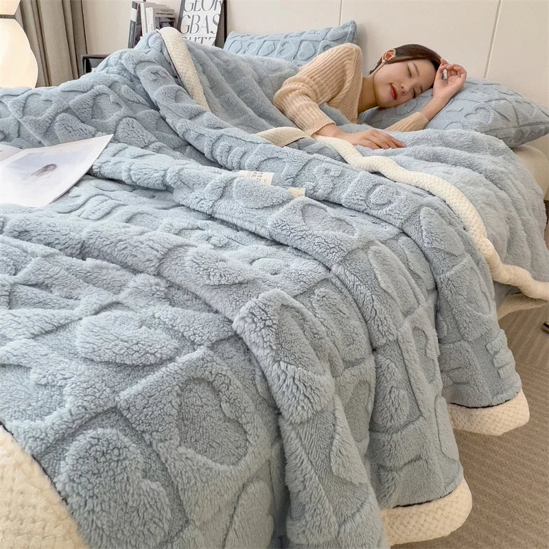 Thick Fleece Blanket with Heart Pattern