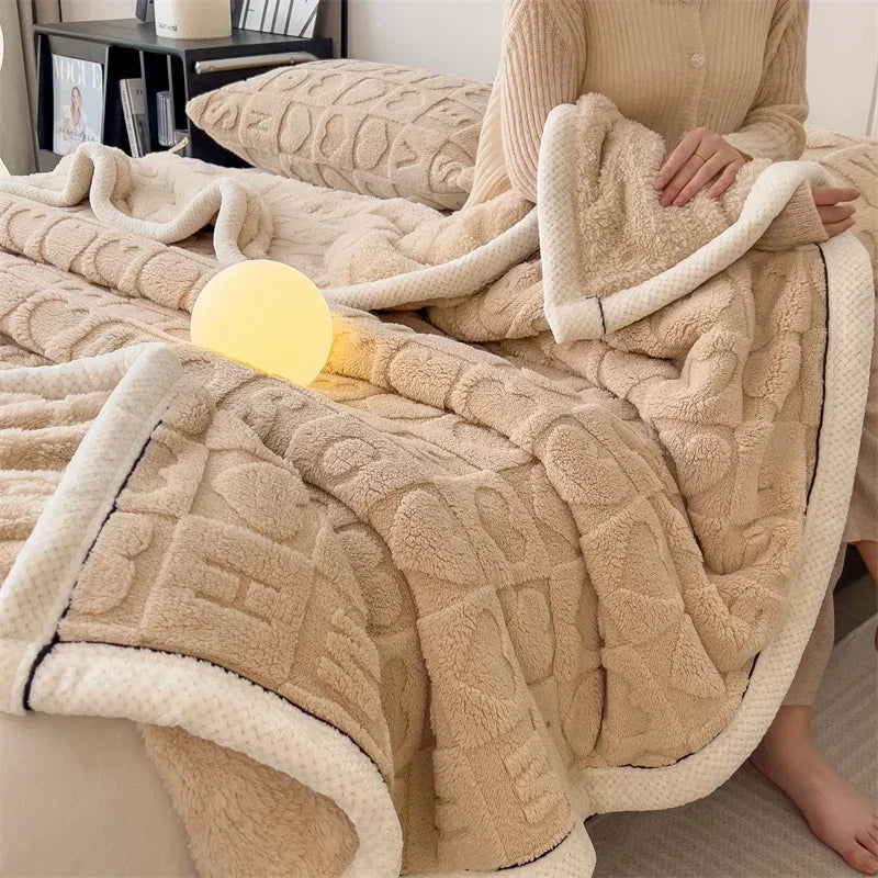 Thick Fleece Blanket with Heart Pattern