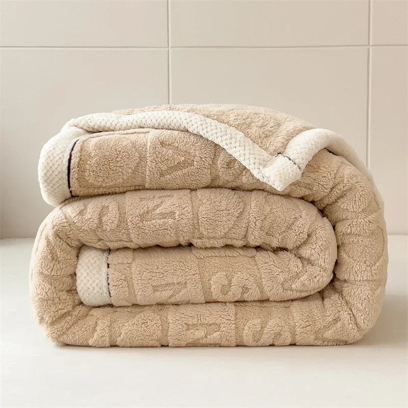 Thick Fleece Blanket with Heart Pattern