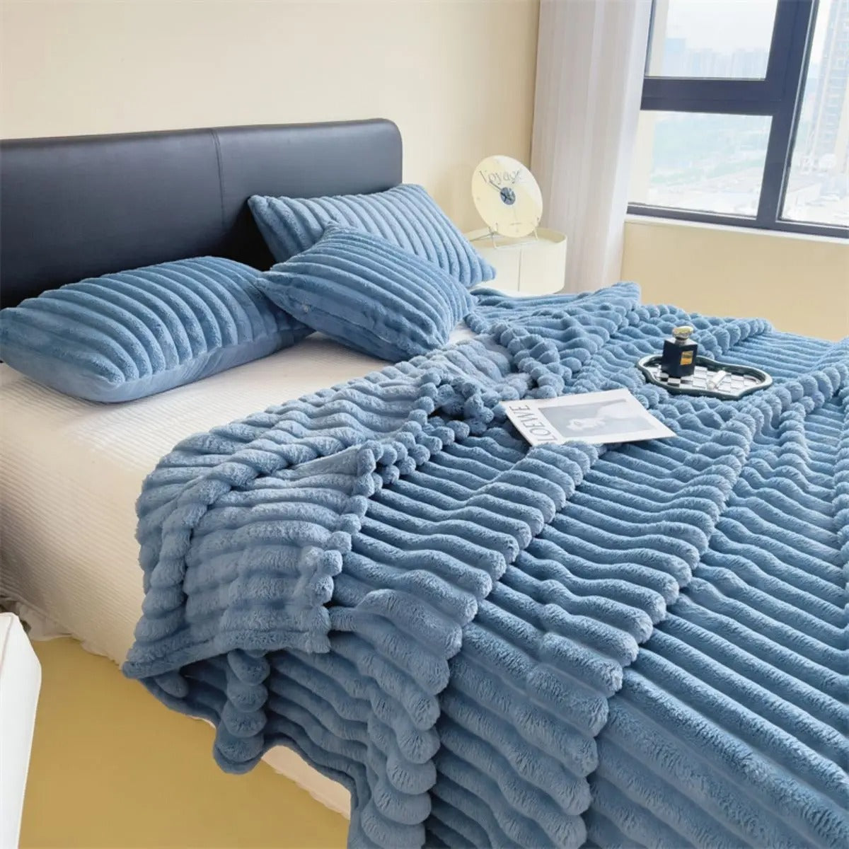 Thick Ribbed Multifunctional Blanket