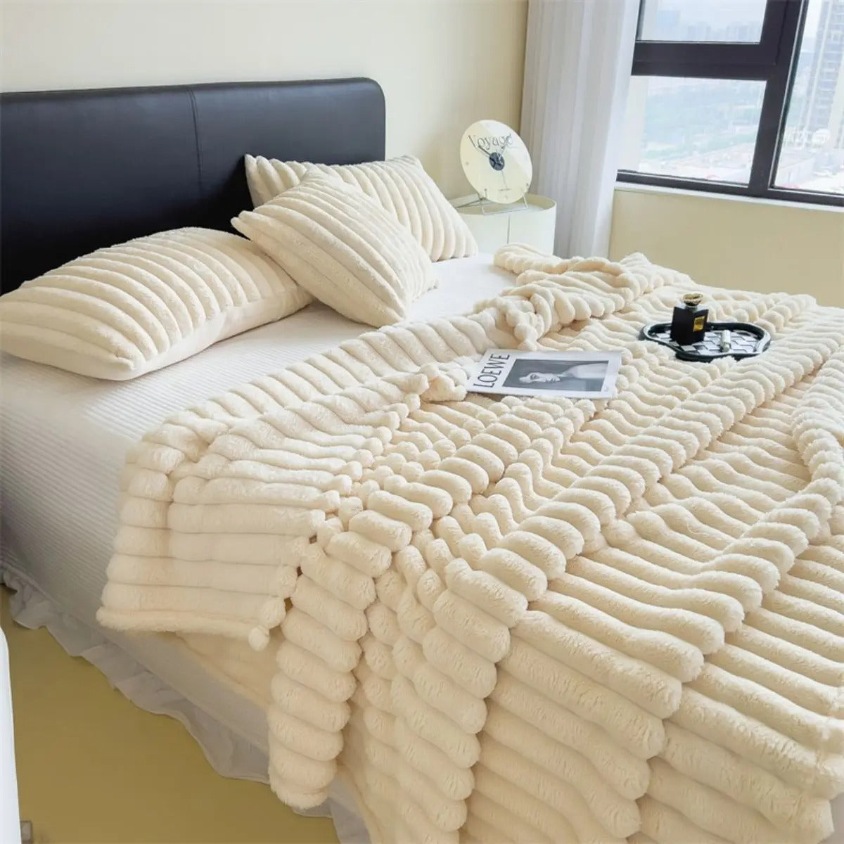 Thick Ribbed Multifunctional Blanket