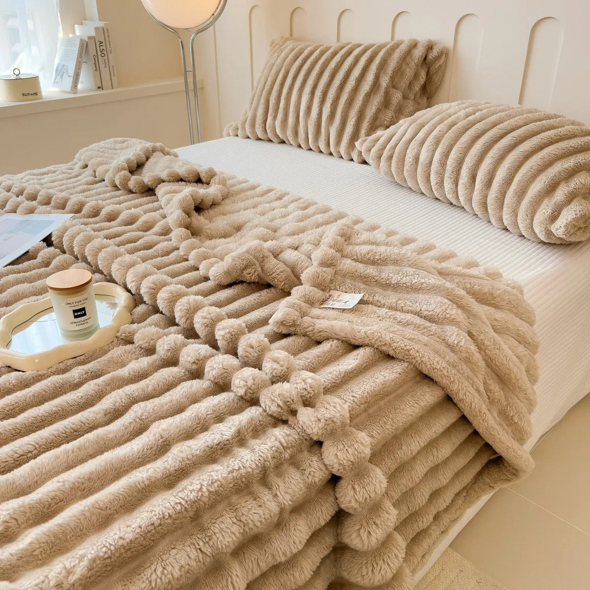 Thick Ribbed Multifunctional Blanket
