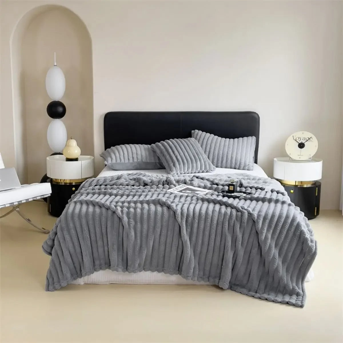 Thick Ribbed Multifunctional Blanket