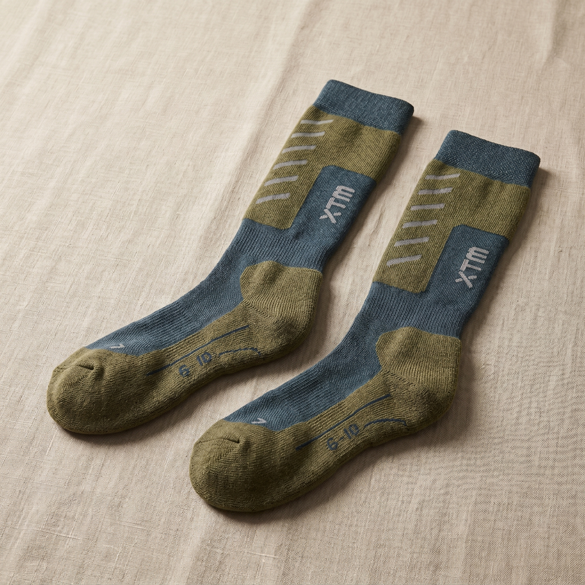 Unisex Merino Wool Snowboard Socks | Technical Winter Knee-High Socks with Zoned Cushioning