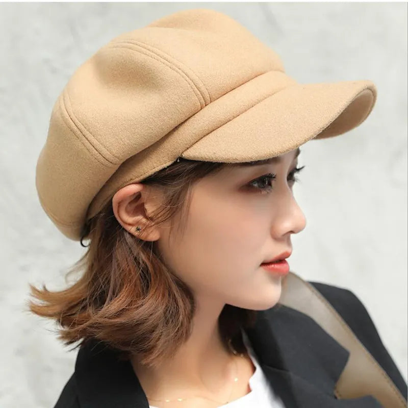 Vintage-Style Cap for Winter Comfort