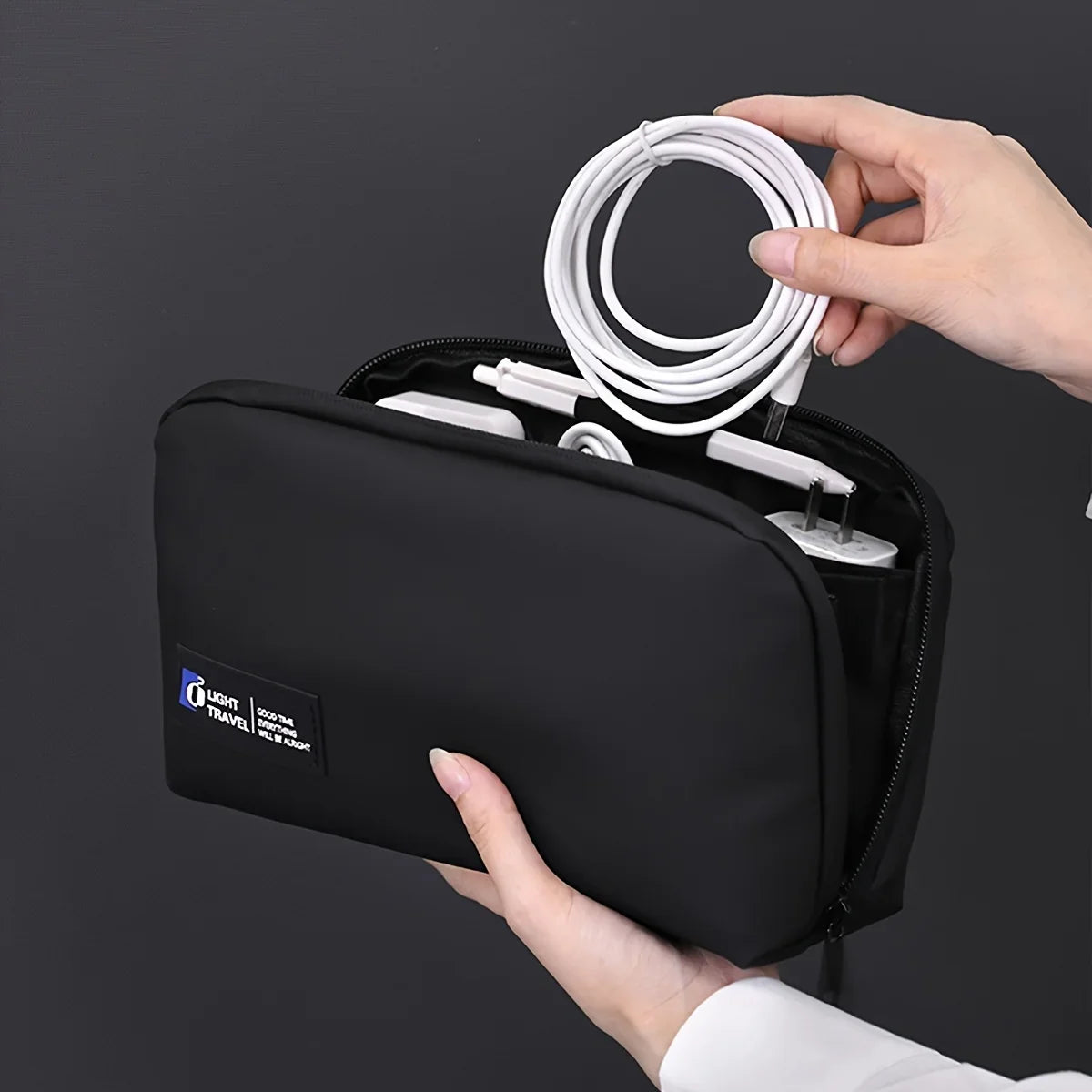 Wide-Opening Tech Organiser