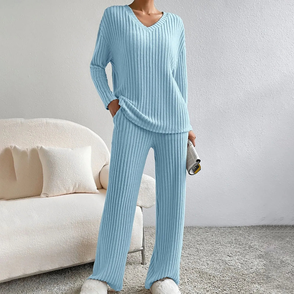 Women's 2-Piece Winter Set with Soft Sweater and Trousers