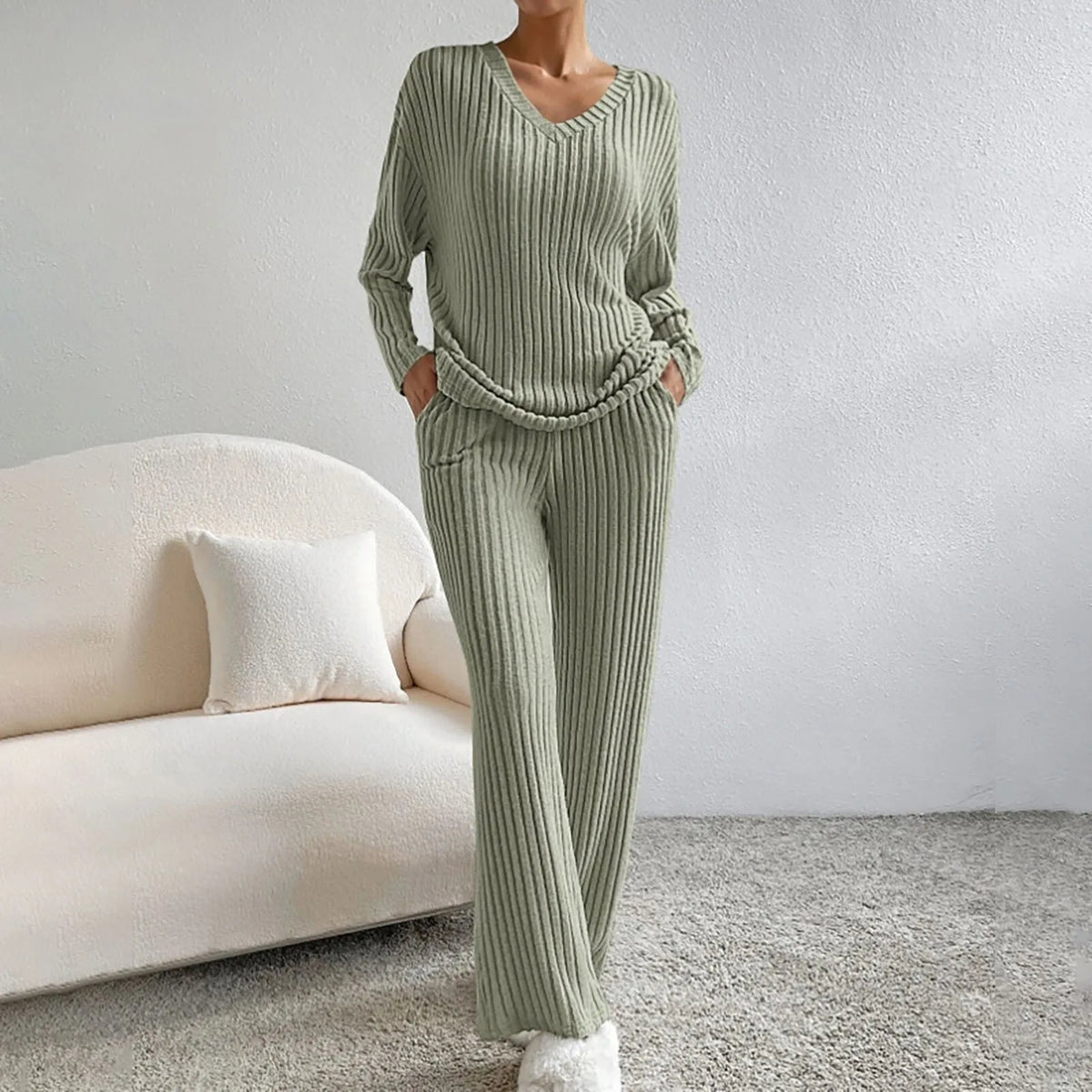 Women's 2-Piece Winter Set with Soft Sweater and Trousers