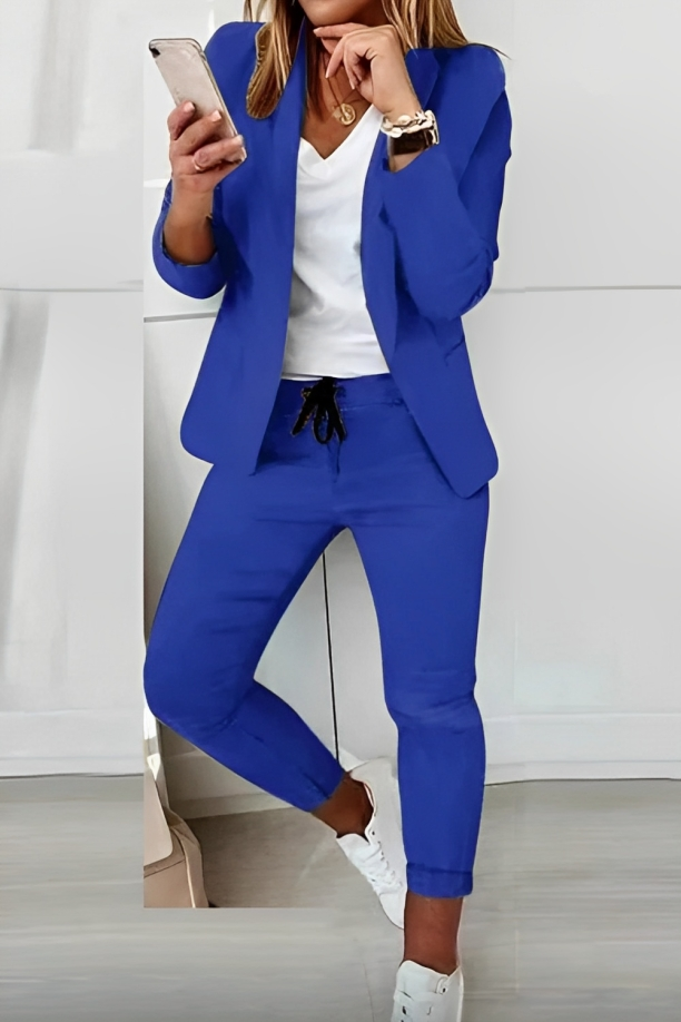 Women's Elegant 2-Piece Suit with Blazer