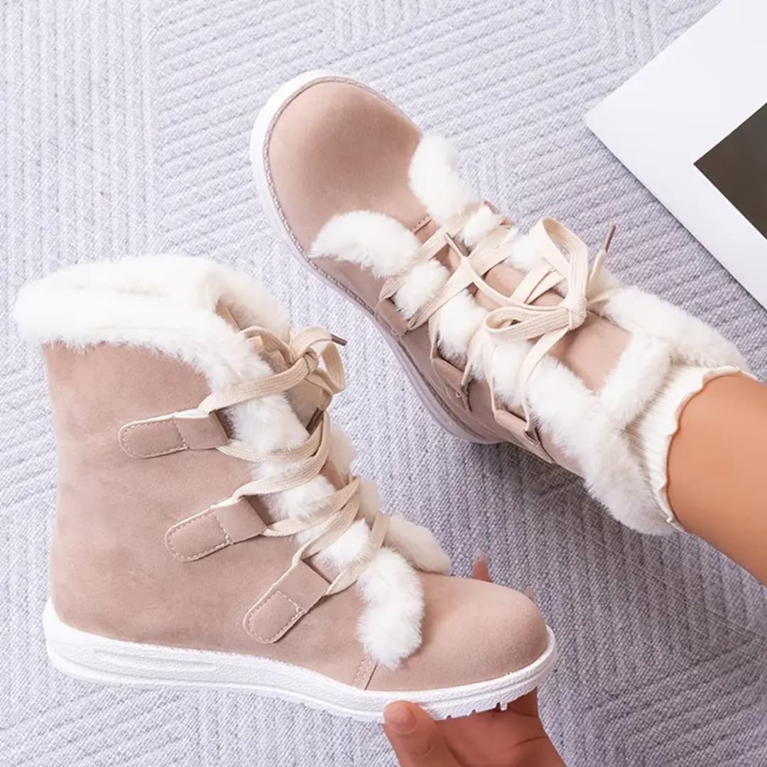 Women's Flat Lace-Up Boots