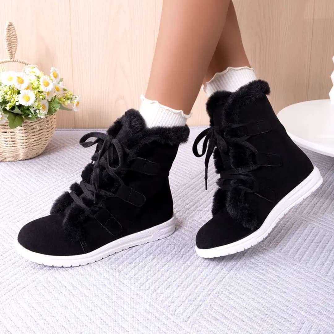 Women's Flat Lace-Up Boots