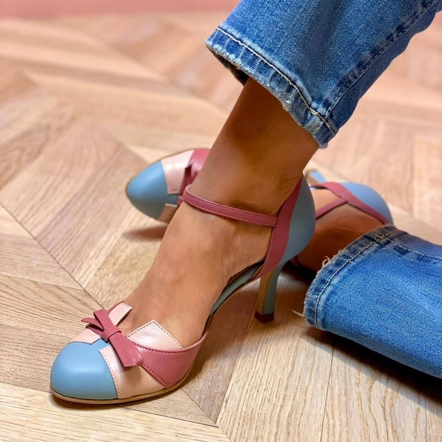 Women's Low-Heeled Ankle Strap Pumps