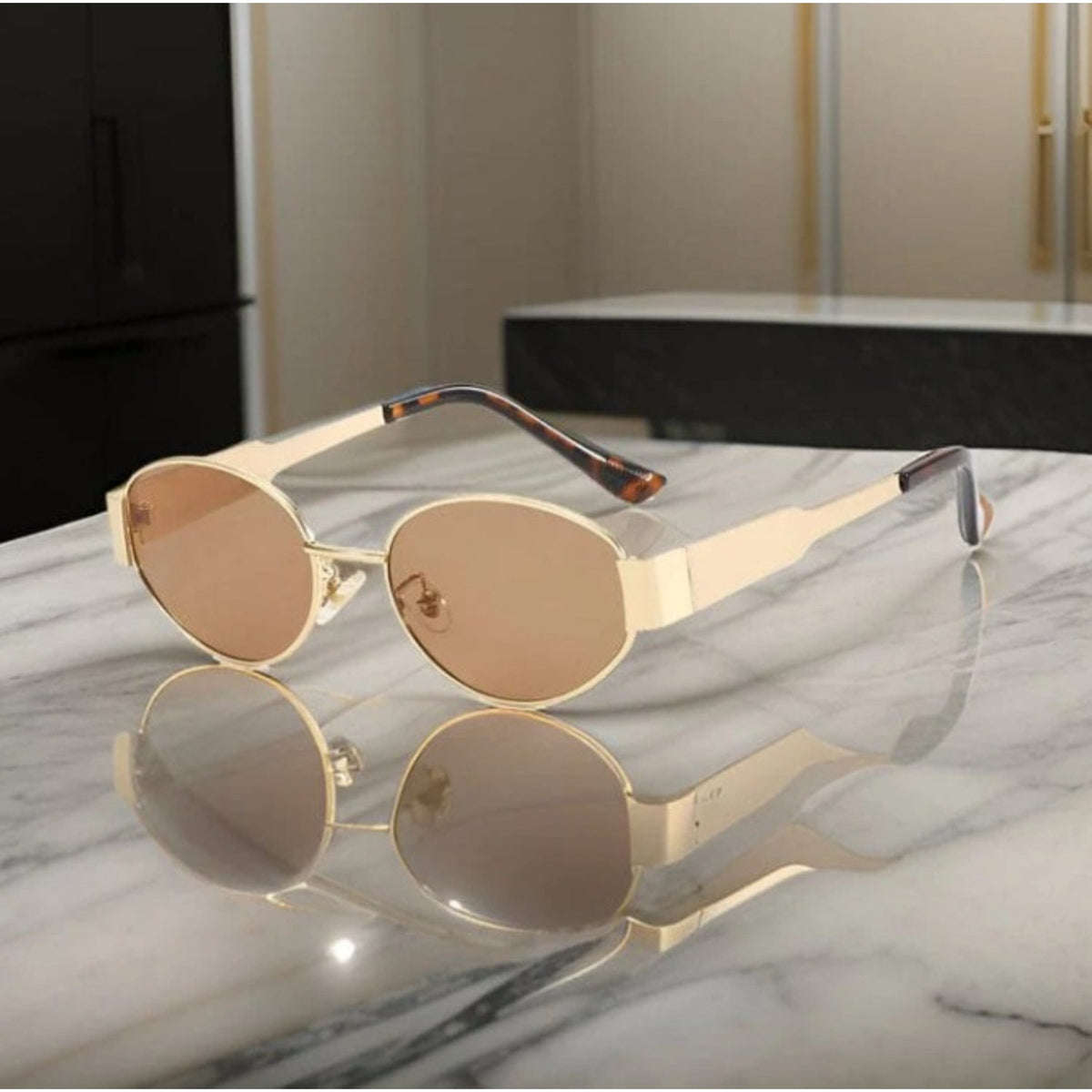 Women's Oval Sunglasses with Gold Frame