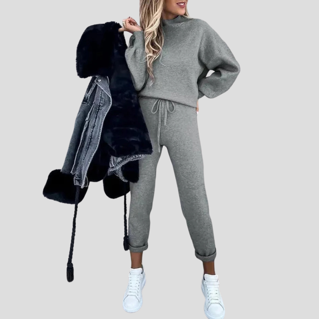 Women's Relaxed Fit Tracksuit Set